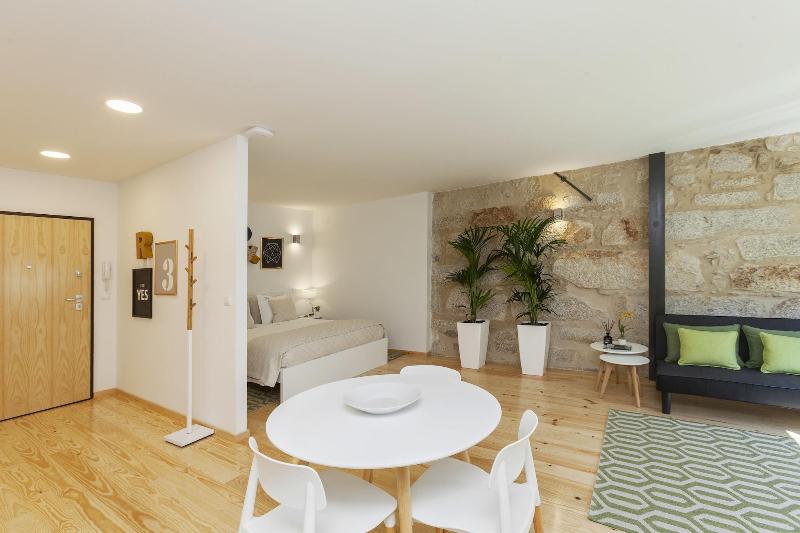 Oporto Local Studios image