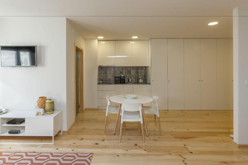 Oporto Local Studios image