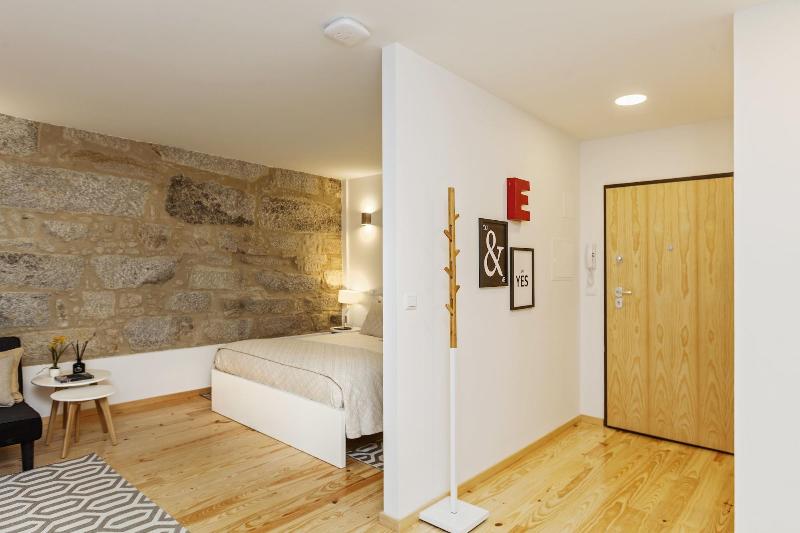 Oporto Local Studios image