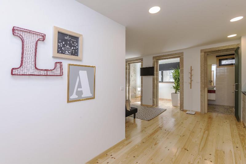 Oporto Local Studios image