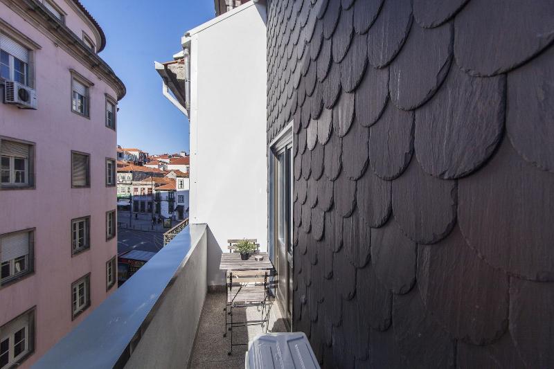 Oporto Local Studios image