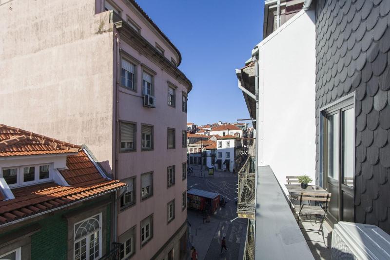 Oporto Local Studios image