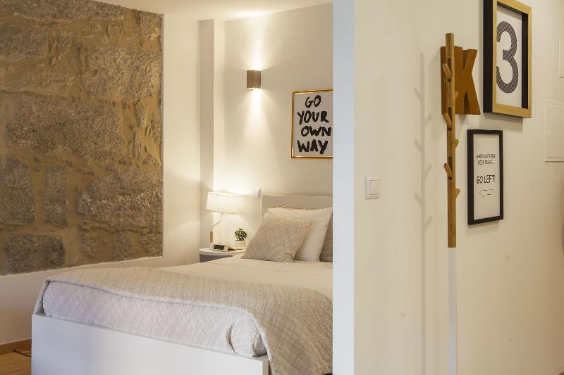 Oporto Local Studios image