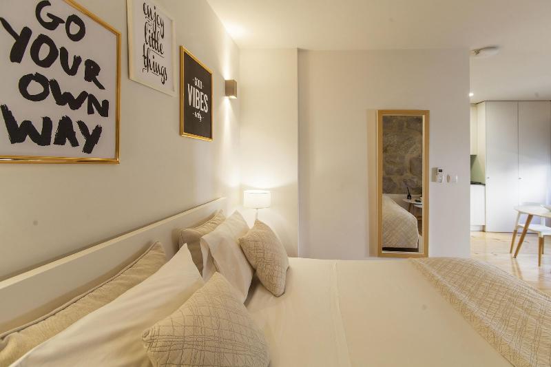 Oporto Local Studios image