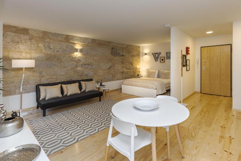 Oporto Local Studios image