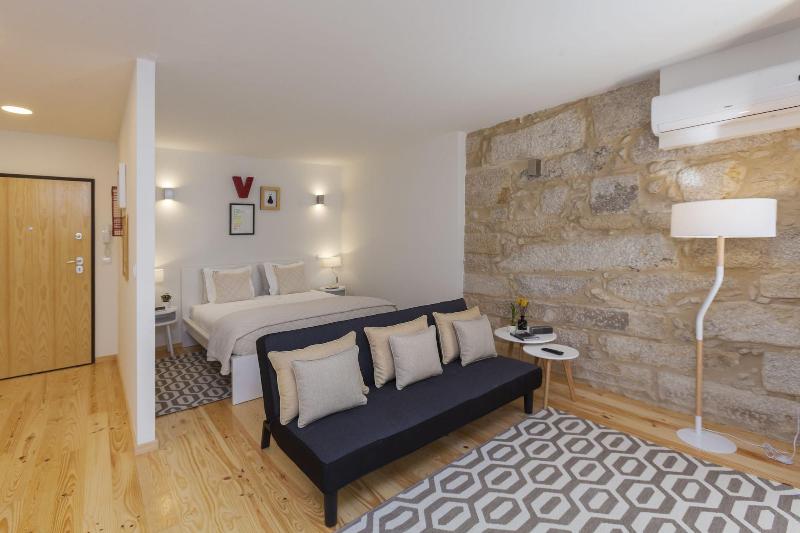 Oporto Local Studios image
