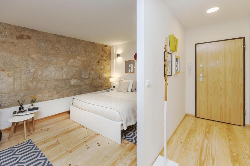 Oporto Local Studios image