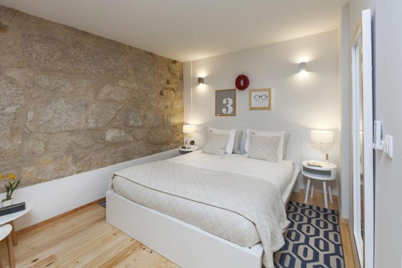 Oporto Local Studios image