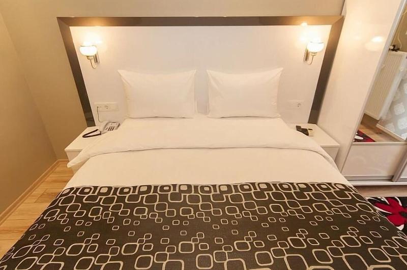 Dolce Vita Apartments image