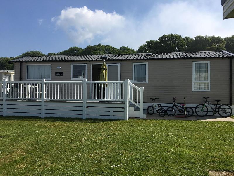 3 Bed Luxury Mobile Home Hoburne Park Christchurch image