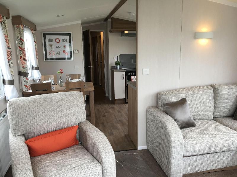 3 Bed Luxury Mobile Home Hoburne Park Christchurch image