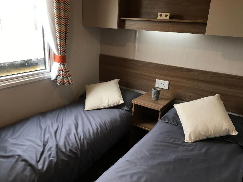 3 Bed Luxury Mobile Home Hoburne Park Christchurch image