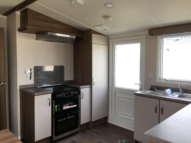 3 Bed Luxury Mobile Home Hoburne Park Christchurch image