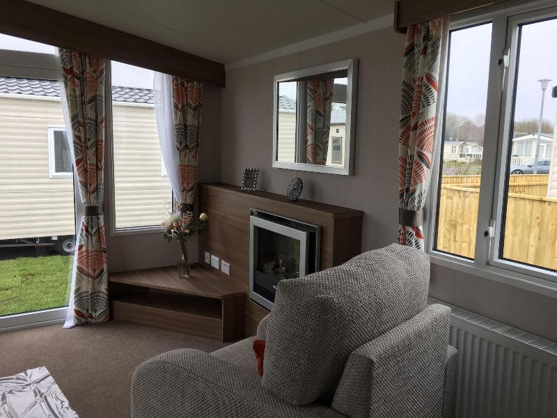 3 Bed Luxury Mobile Home Hoburne Park Christchurch image