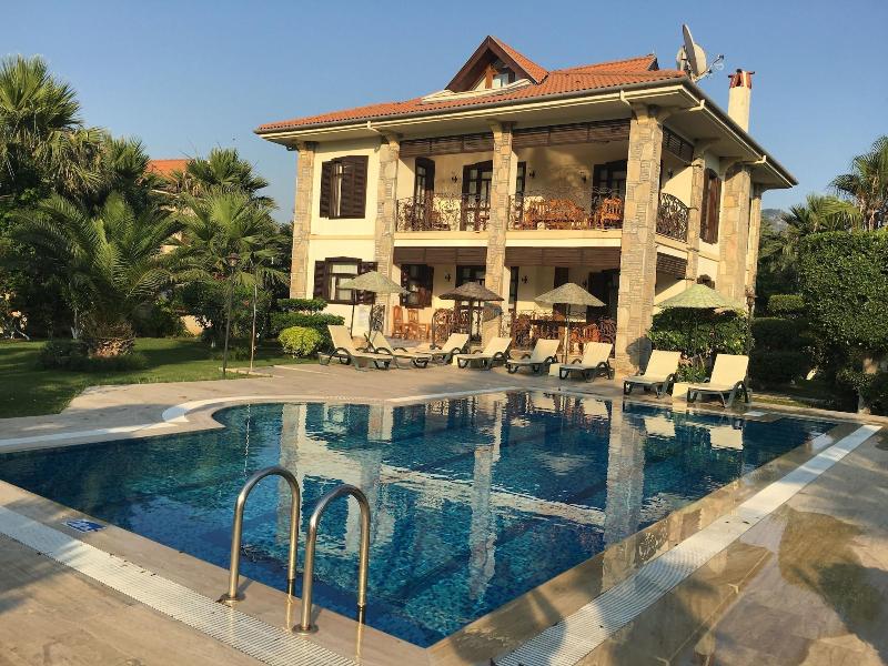 Asur Hotel & Aparts & Villas image