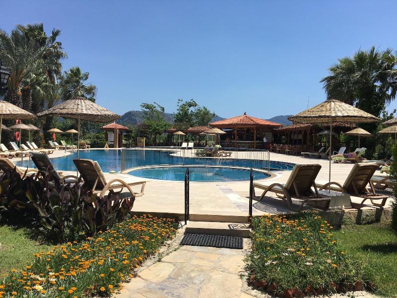 Asur Hotel & Aparts & Villas image
