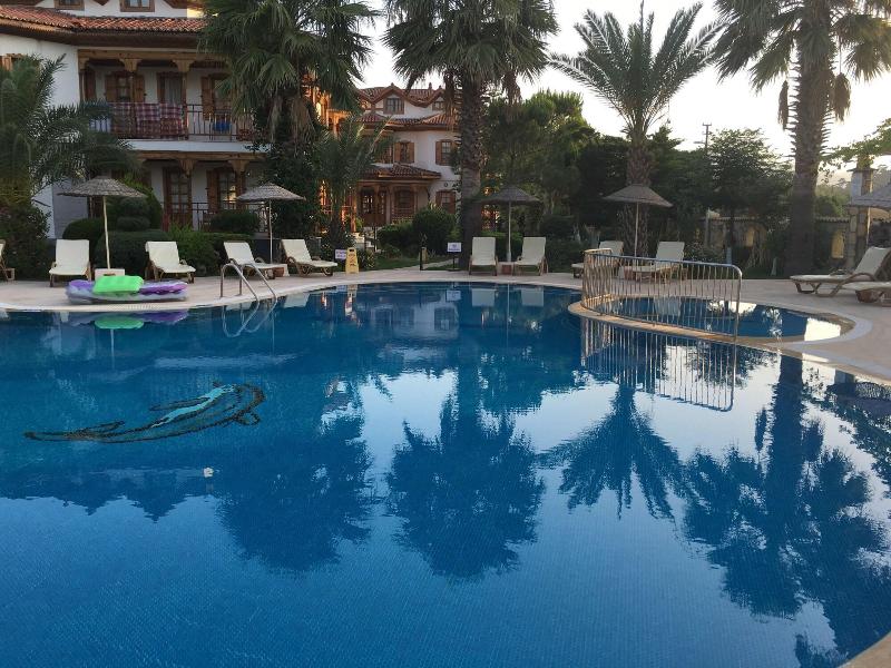 Asur Hotel & Aparts & Villas image