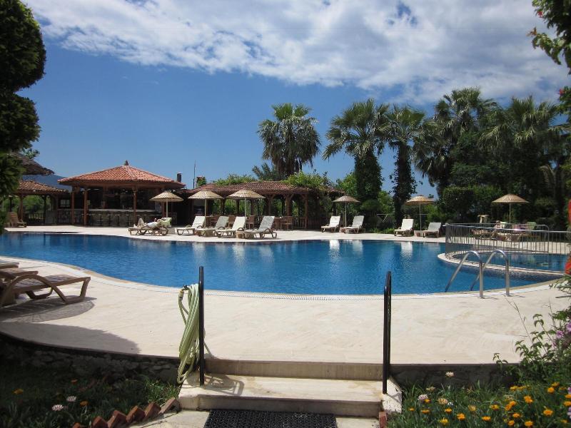 Asur Hotel & Aparts & Villas image