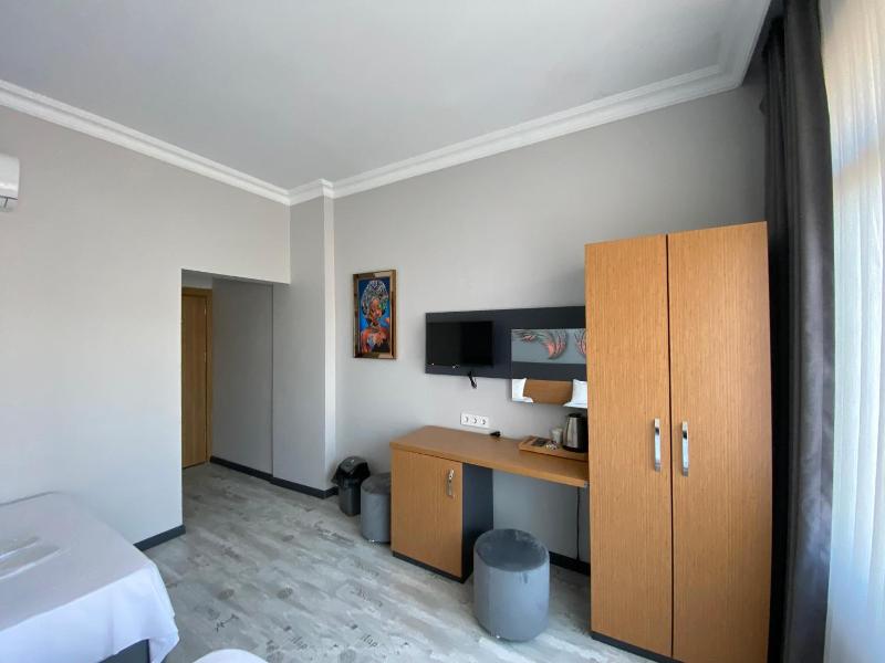 Victorious Hotel image