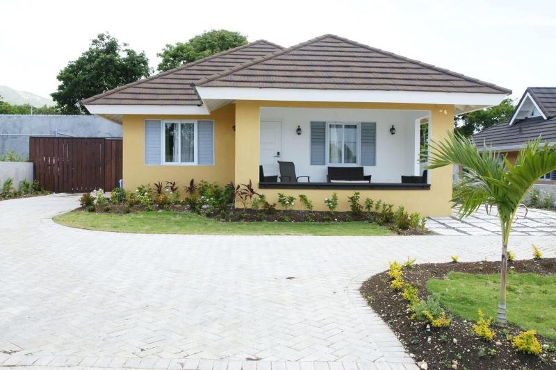 Ocho Rios Villa At Coolshade Vi image