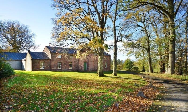 Finnich Cottages image