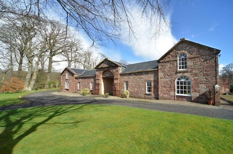 Finnich Cottages image