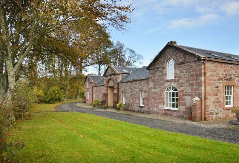 Finnich Cottages image