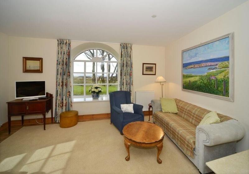 Finnich Cottages image
