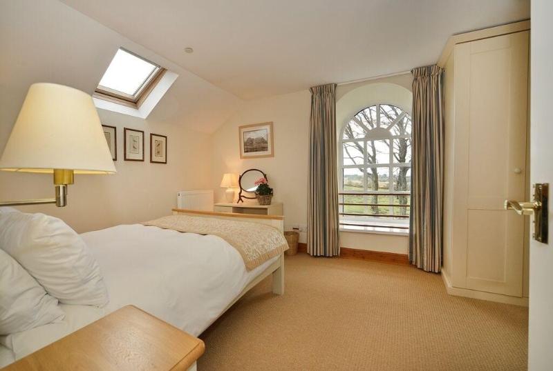 Finnich Cottages image