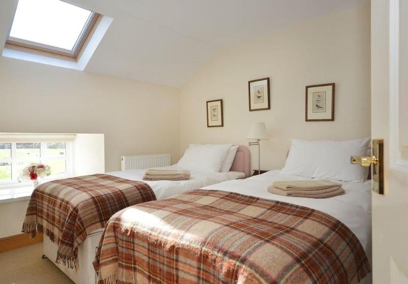 Finnich Cottages image