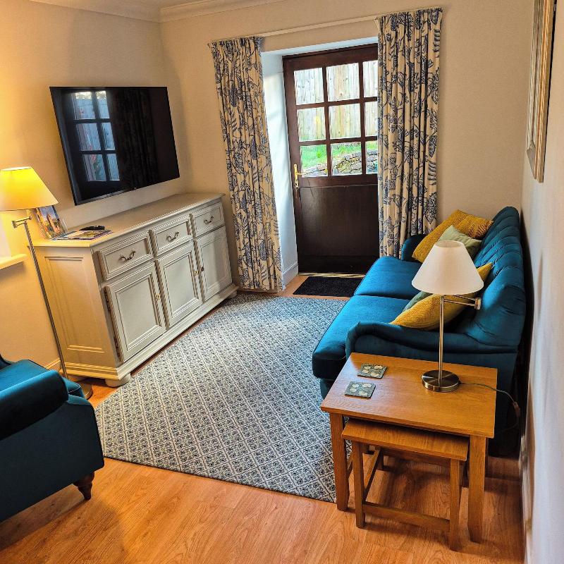 Finnich Cottages image