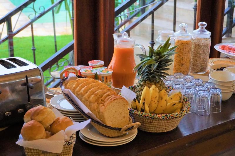 Moyoni Airport Lodge image