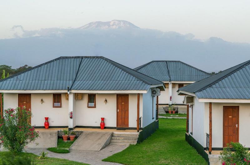 Moyoni Airport Lodge image