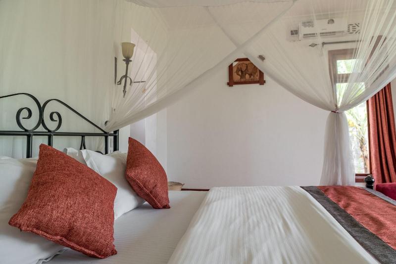 Moyoni Airport Lodge image
