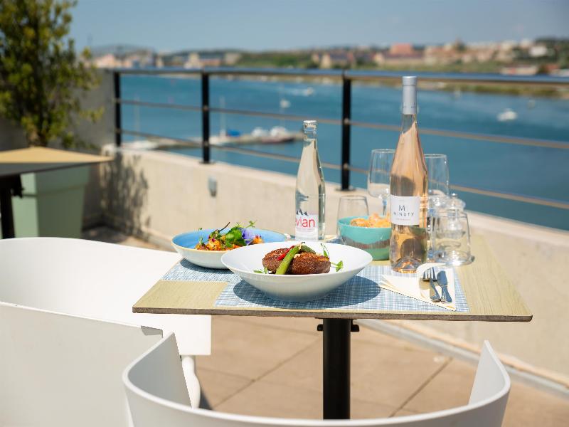 Golden Tulip Martigues - Provence image