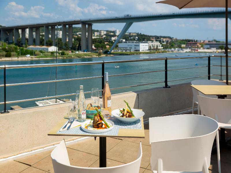 Golden Tulip Martigues - Provence image