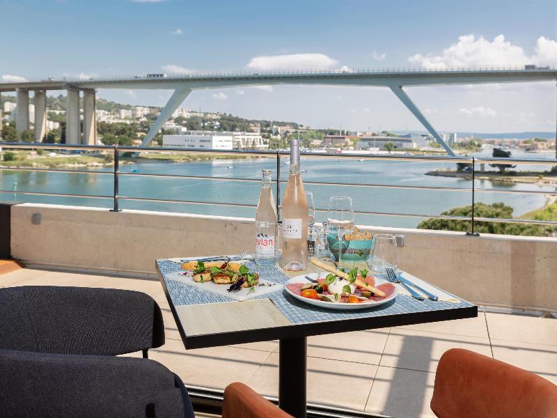 Golden Tulip Martigues - Provence image