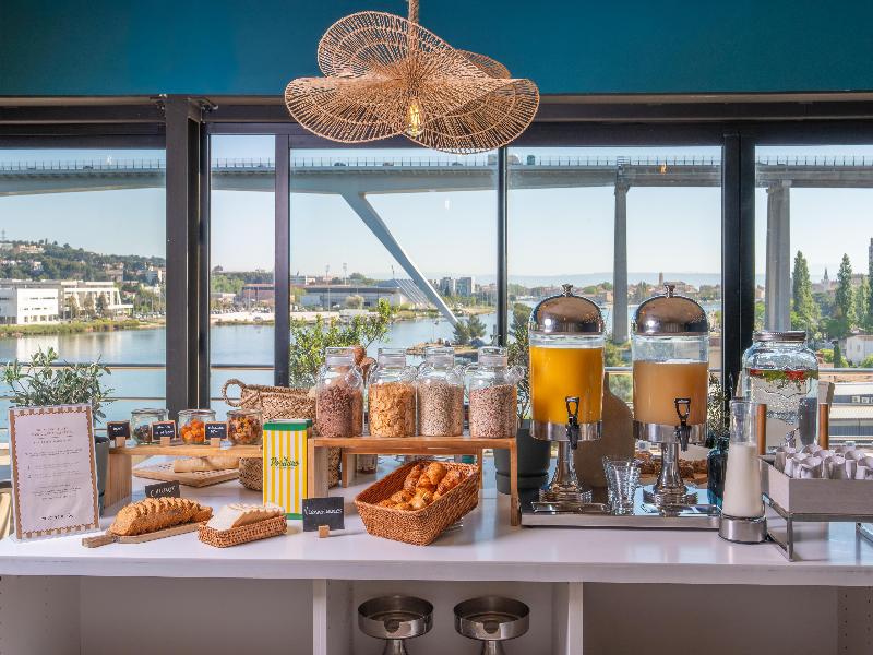 Golden Tulip Martigues - Provence image