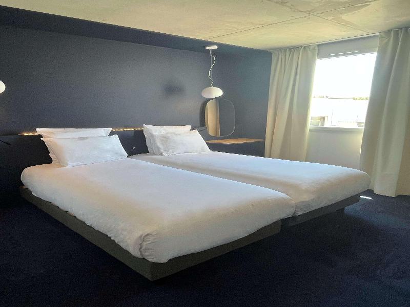 Golden Tulip Martigues - Provence image
