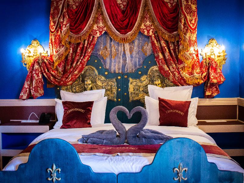 Hotel Pirates World image