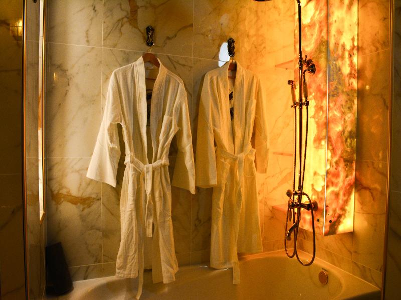 Hotel Pirates World image