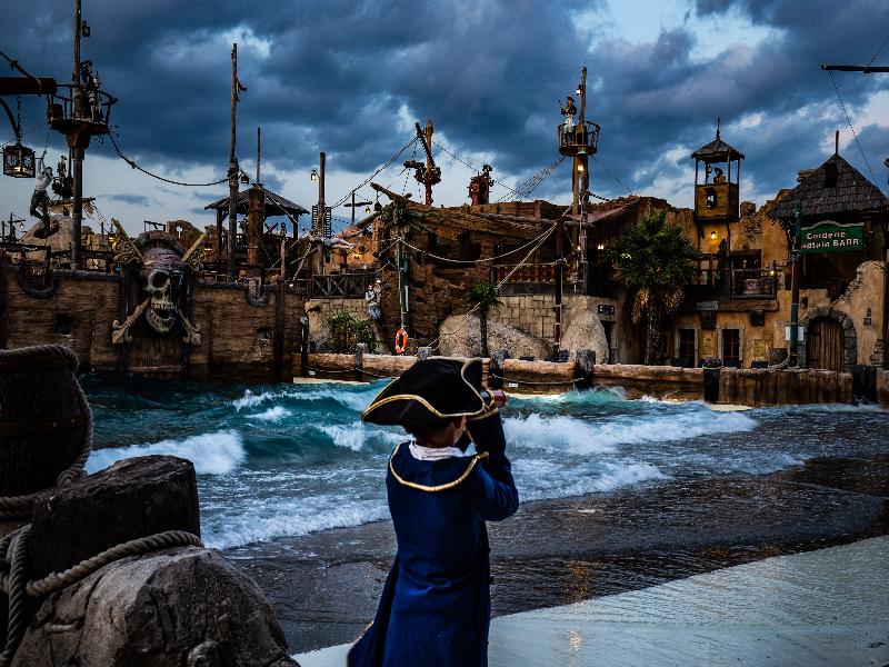 Hotel Pirates World image