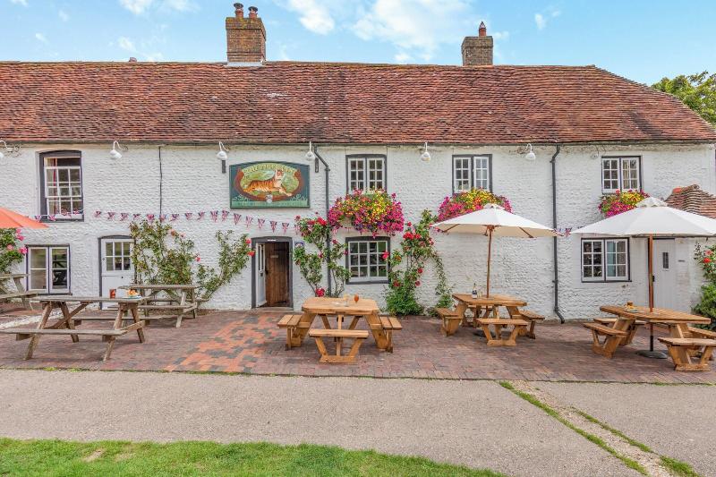 Tiger Inn image