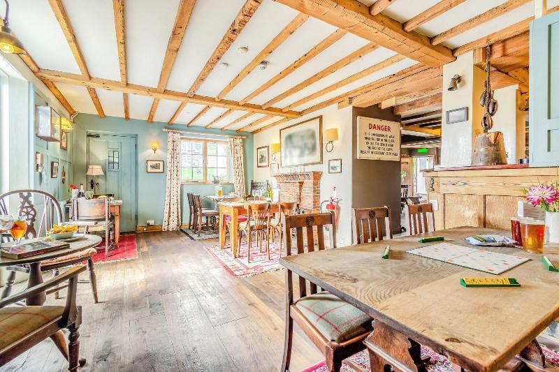 Tiger Inn image