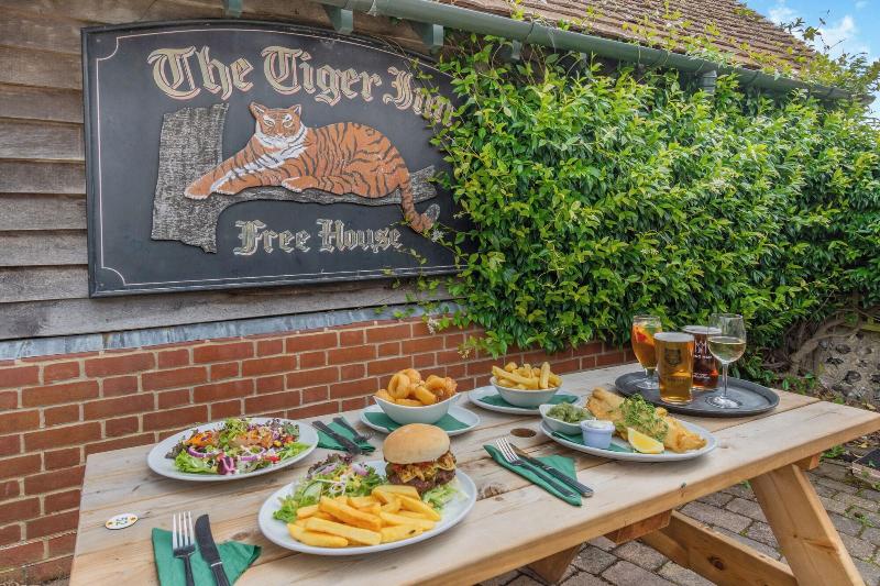 Tiger Inn image