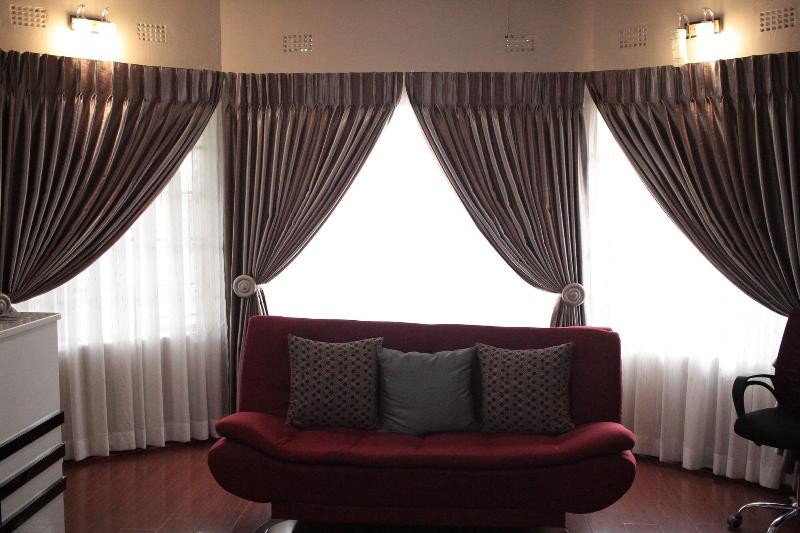 Triple Palms Bed And Breakfast image