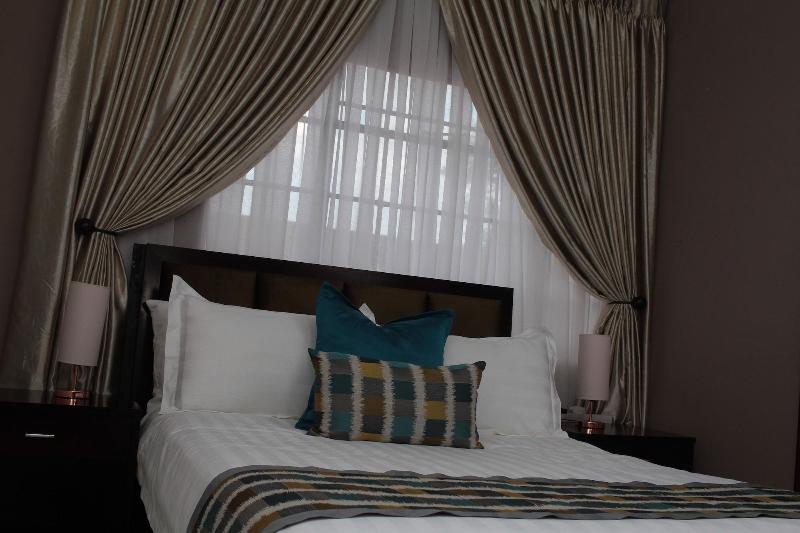 Triple Palms Bed And Breakfast image
