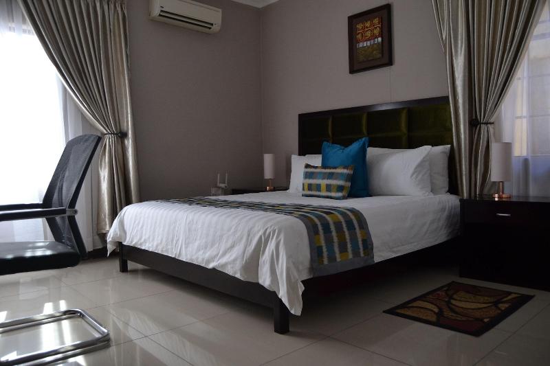 Triple Palms Bed And Breakfast image