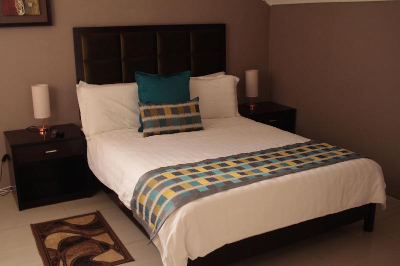 Triple Palms Bed And Breakfast image