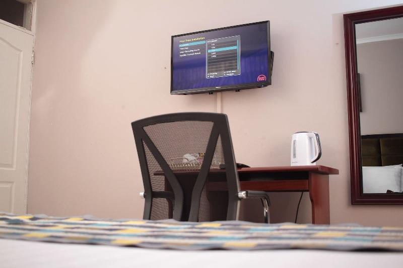 Triple Palms Bed And Breakfast image
